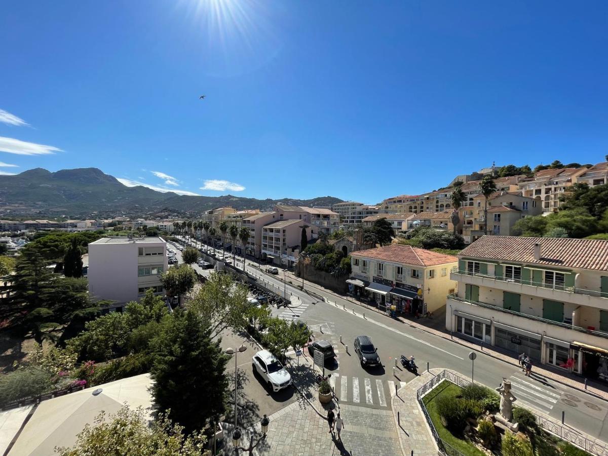 Calvi T2 Climatise, Wifi, Centre-Ville, A Proximite Plage, Commerces, Taxi & Gare, Vue Plage & Montagne Exterior foto